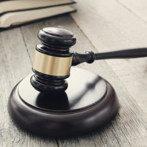 Devkota Law Firm te ayuda en la corte